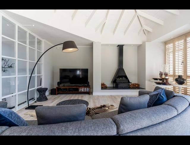 7 BEDROOM HOUSE FOR SALE IN LLANDUDNO